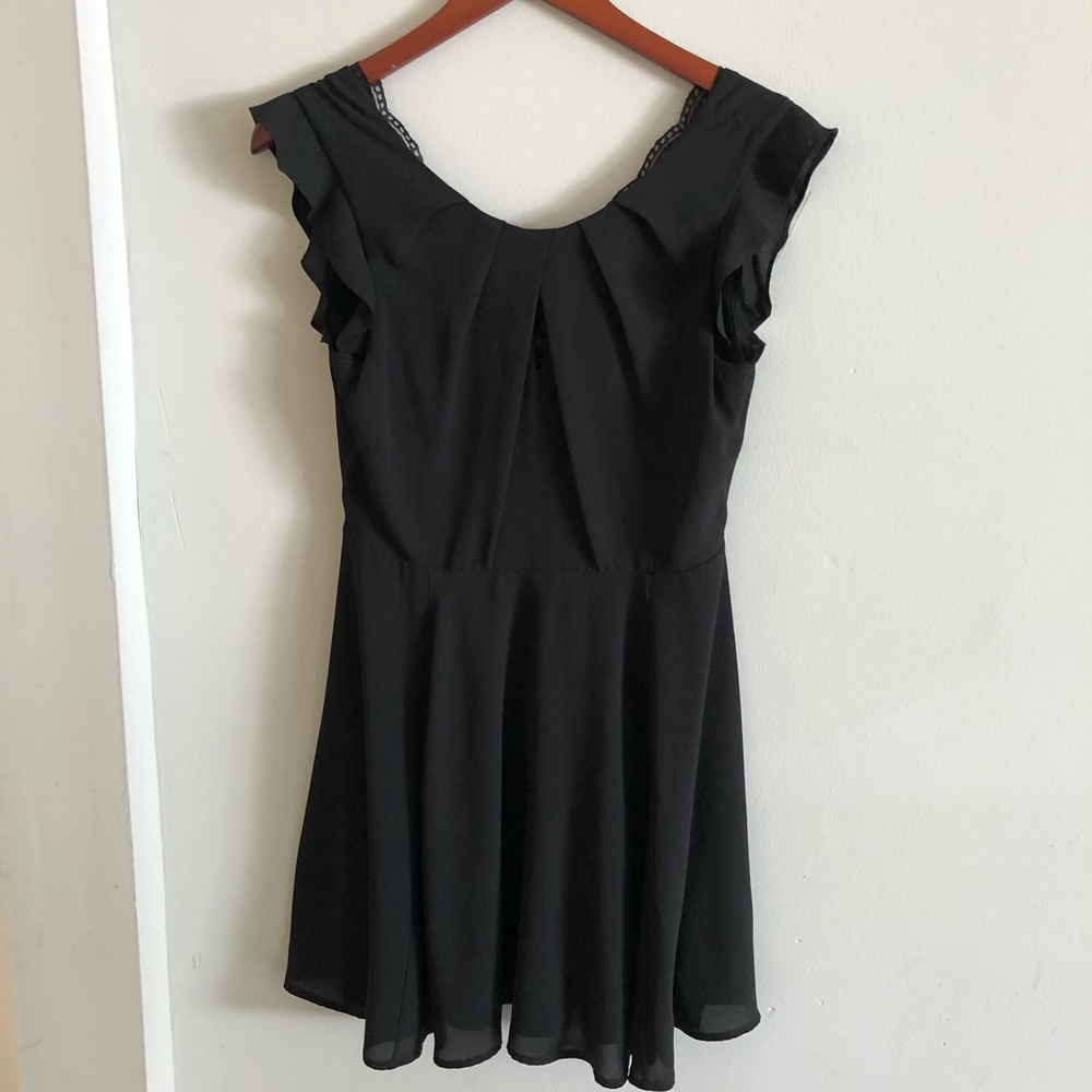 Express women’s black size 6 dress